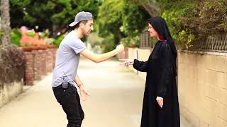 Download lagu Prank kiss - Muslim edition mp3