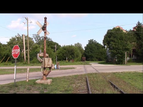 Distant Shot of LTEX 1434 on the FCR West Track + Historic Signals at Main Street in Rochester, IN