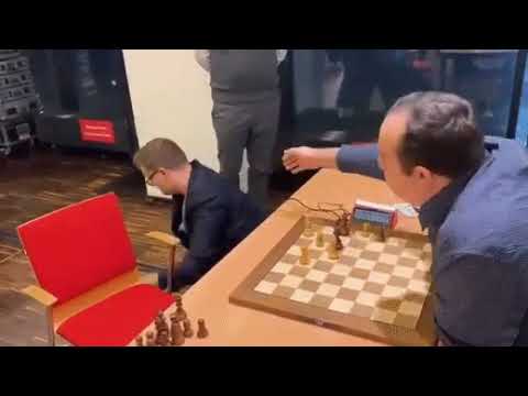 Павел Теклаф упал со стула в матче против Тиграна Петросяна