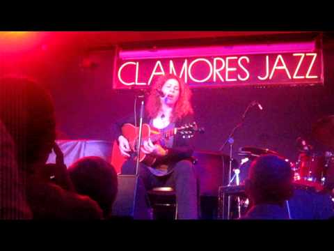 Dayna Kurtz - Parlez-moi d'amour (Live @ Clamores, 1/11/2012, Madrid)