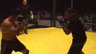 Renato Puente El Tanque vs Valeriano La Roca