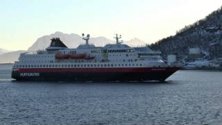 preview picture of video 'Hurtigruten - MS Polarlys läuft in Harstad ein'