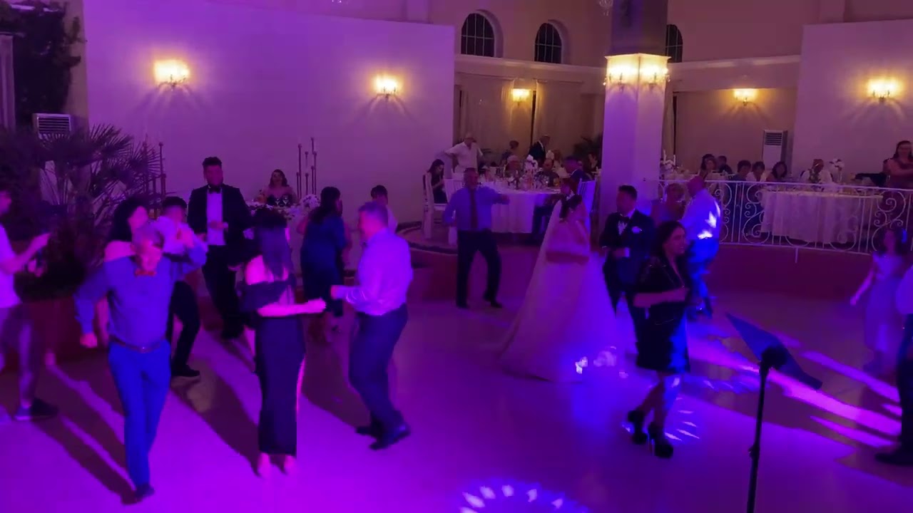 Cristiana & Vintage Orchestra - Let's twist again