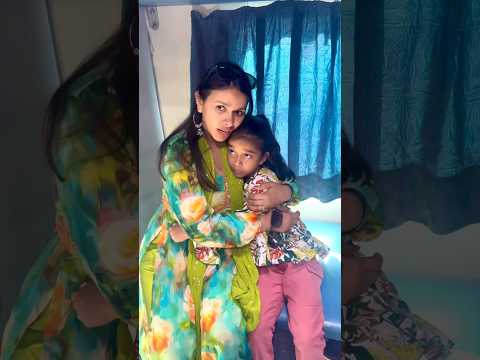 amaira train m akele chali gyi😭😭#thegeetagurjar #shorts