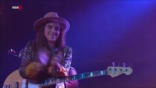 Marcus Miller und Kinga Glyck