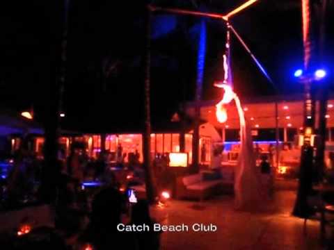 Catch Beach Club - Acrobat Show