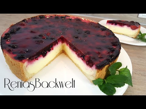 Irresistible sour cream cake with berries Simple&Delicious