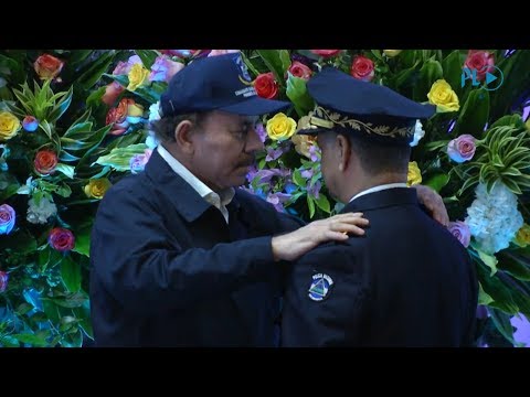 Daniel Ortega entrega mando de Policía de Nicaragua a su consuegro
