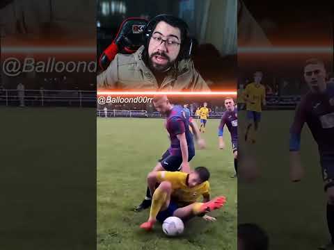 هل هذه الحركة مسموحة بكرة القدم ؟