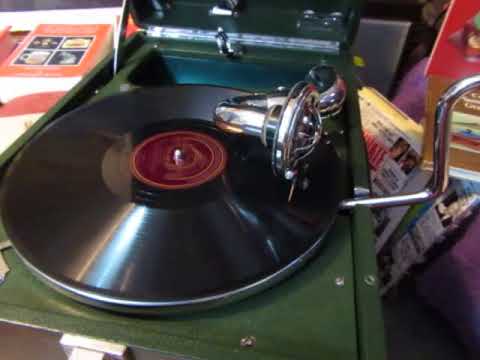 Dicky Bird Hop - Ann Stephens - 78 rpm - HMV 102 Gramophone