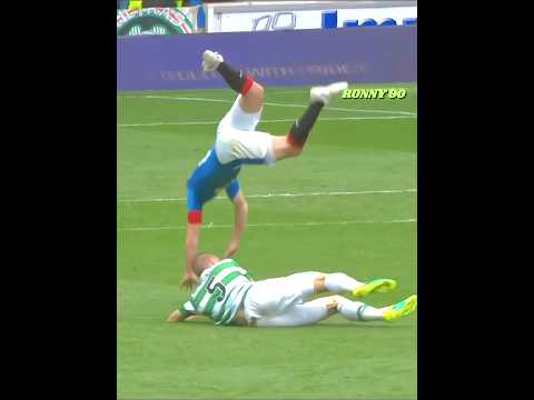 Men's vs Women's football 😂😈