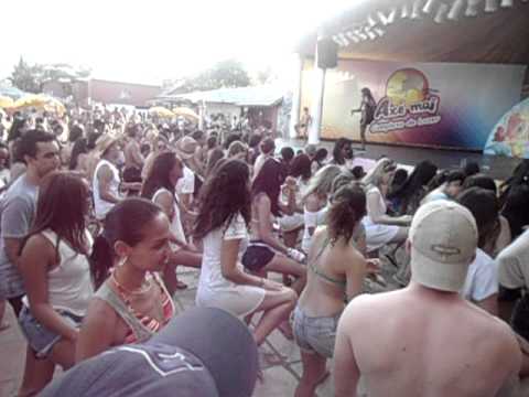 Lady Butterfly cantando no Axé Moi em Porto Seguro em 14/10/2011...GuiM marcando preza...Morall