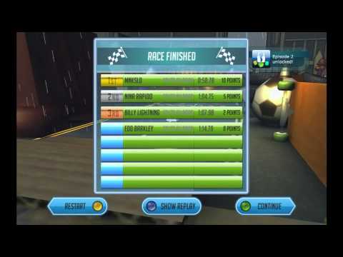 Sivari pelaa autopelejä.