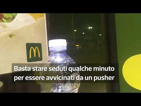 Firenze e la droga, piazza della Stazione «assediata» dagli spacciatori.