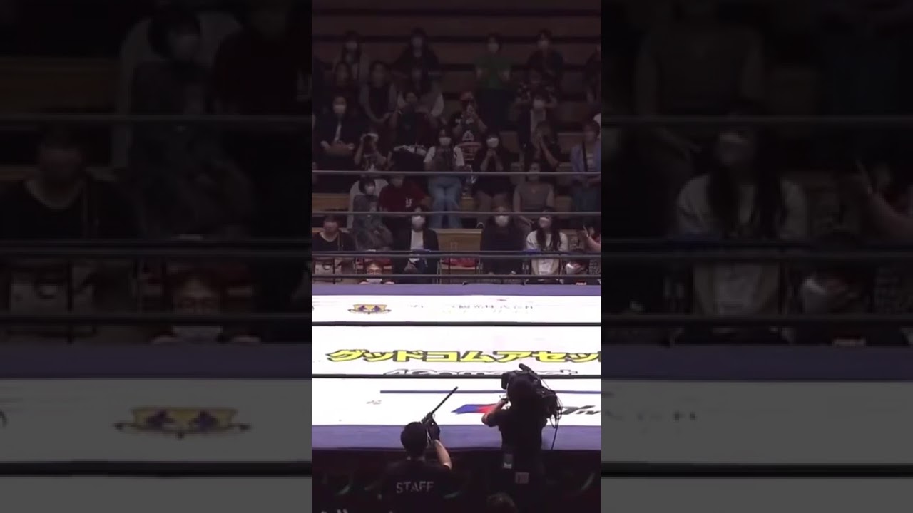 【プロレス】ラウンドガールに手を出す青木真也 #shorts