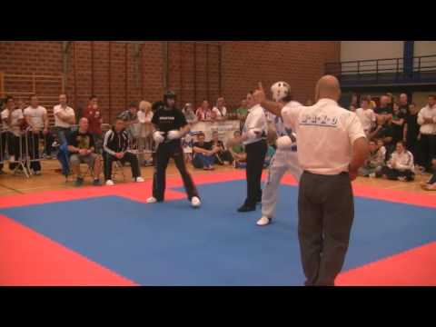 Robbie McMenamy v Zsolt Moradi Flanders Open 2011