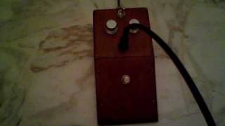 Video thumbnail for JMI Gary Hurst wooden box MKI tone bender fuzz by Vintage Stompboxes