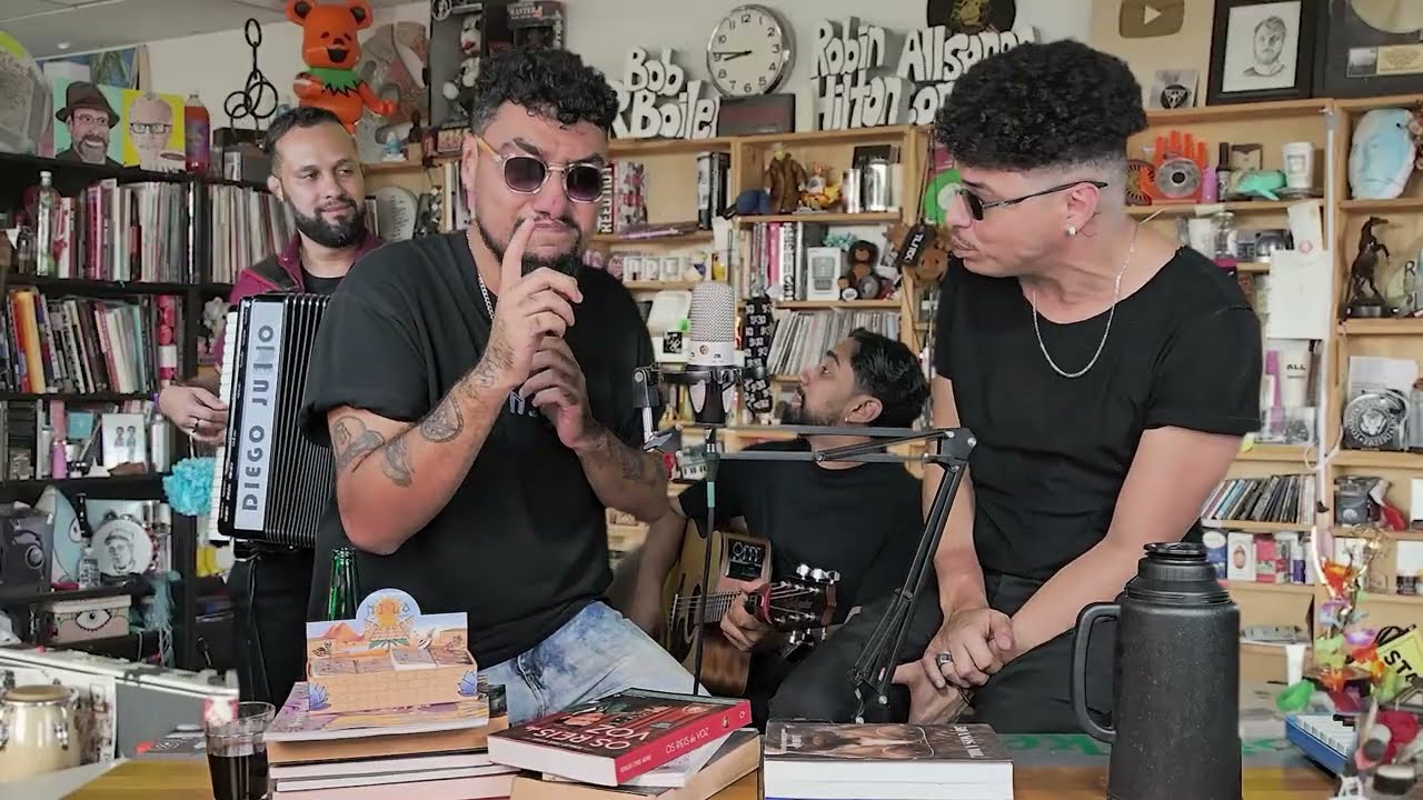TINY BECK 2 - SERÁ QUE FOI TABACO? - TINY DESK BRASIL