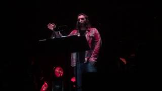 Saez &quot; Des p&#39;tits sous&quot; Lyon Halle Tony Garnier le 04/04/17...