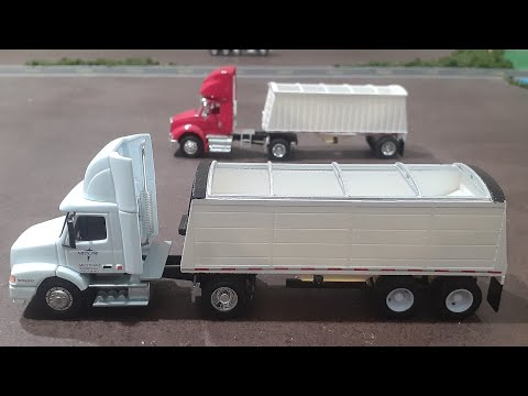 1/64 3D Printed Grain Trailers From Rockin H Farm Toys