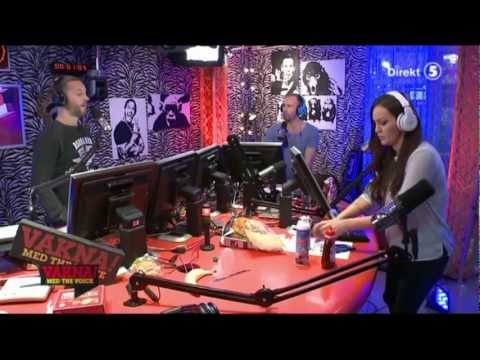 Pepparkaka och kaviar testas i studion - VAKNA! med The Voice