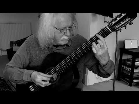 Tarrega Estudio in Em - gut strings at 392 pitch - Rob MacKillop