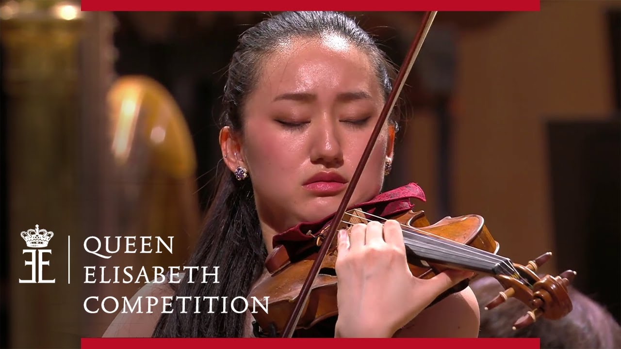 Karen Su performs the Brahms Violin Concerto