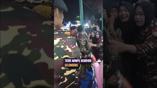 Download lagu baru datang langsung diserang ibu ibu jama'ah, pengajian Ning umi Laila. mp3