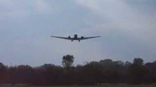 preview picture of video 'Ju-52 final approach and landing'