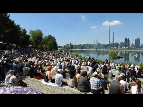 Besenyei a Kopaszi gát felett egy percben - S27