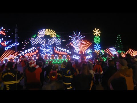 WINNER Pennington Family Melds New Tech with Old Fashioned Feelings - The Great Christmas Light Figh