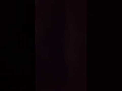 La falsità di kendal e bella faccia