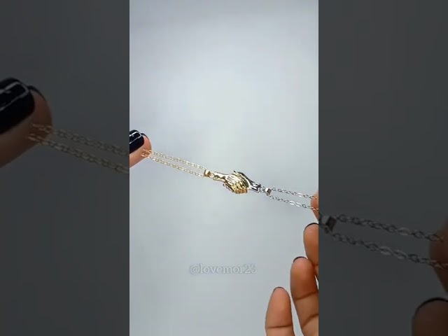 Vídeo relacionado con JUNNASALIKER Collar, 2 collares con colgante de controlador de juego con imán dividido para parejas, joyas a juego, Metal