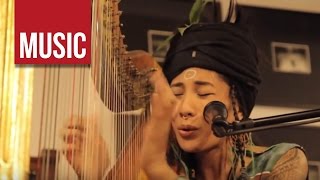 Low Leaf - "Smthng Abt You" Live!