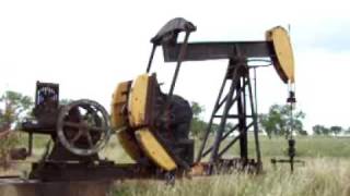preview picture of video 'Woodson Pumpjack-1'