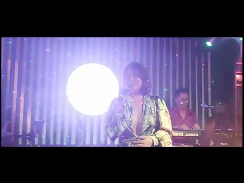 Tình yêu đầu tiên - Ánh Vy