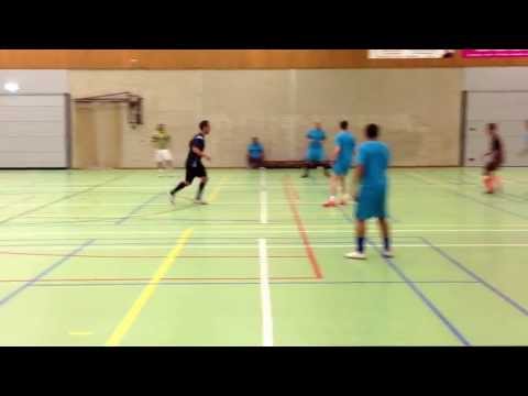 ESCA voetbal. Aantal zaalteam spelers onderling aan het trainen voor het nieuwe seizoen.