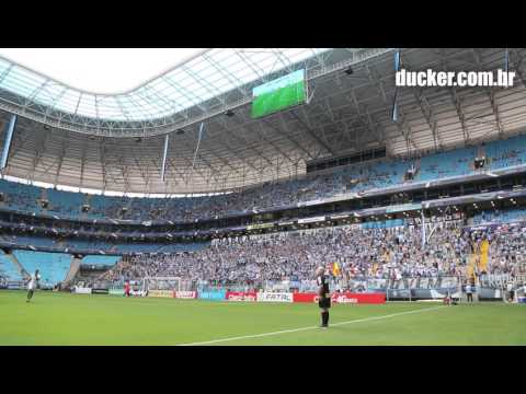 "Essa torcida, que não deixa de apoiar" Barra: Geral do Grêmio &bull; Club: Grêmio