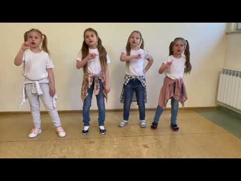 Piosenka o sprzątaniu domu 🏡 - Oliwka, Karolinka, Marelnka i Lenka