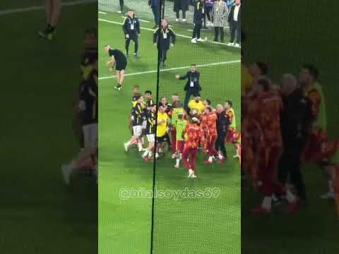 Lucas Torreira Mert Hakan’a haddini bildiriyor 🔥