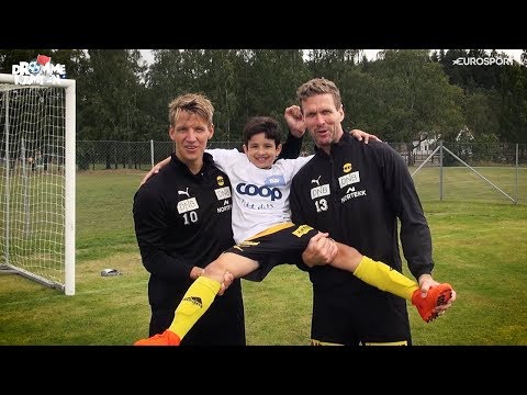 Theo tror han skal intervjue to LSK-spillere...🌟Men de har helt andre planer for fotballelskeren!😍