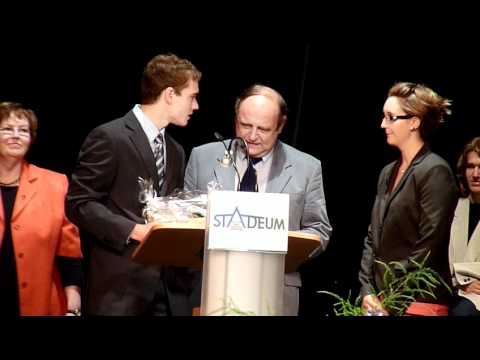 Vincent-Lübeck-Gymnasium Stade/ Abi 2011 Kevin Geschenkübergabe an Tutor Juni 2011