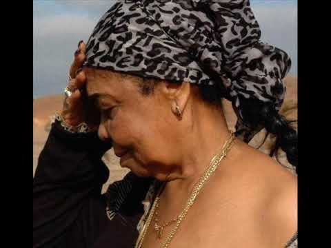 ** CESARIA EVORA..  NHA CORACAO TCHORA..**