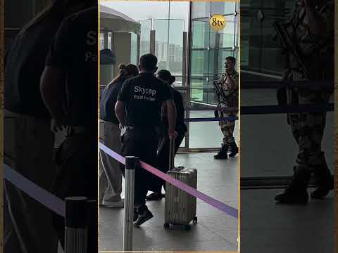 Malaika s Speedy Airport Stroll |Bollywood Update| #8tvindia