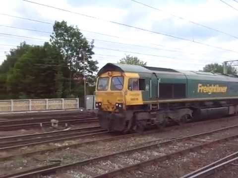 The Class 66 Freightliner No.66618 with MOA Wagons was passed through at Carlisle. (Part 1 of 2)