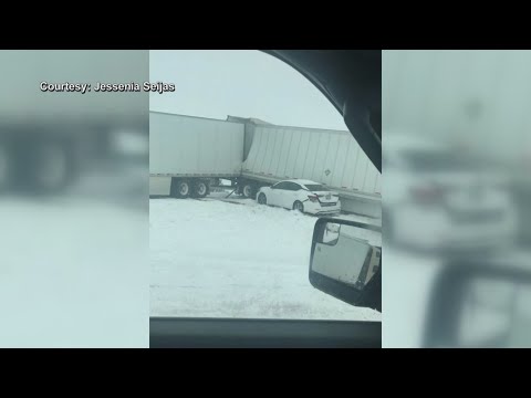 Crews continue to clear I-40 westbound near Clines Corners after multiple-vehicle crash