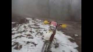 preview picture of video 'Στα χιονισμένα όρη Κερδύλλια με Suzuki DR250S'