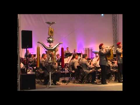 Heeresmusikkorps 300 präsentiert Märsche für gekrönte Häupter