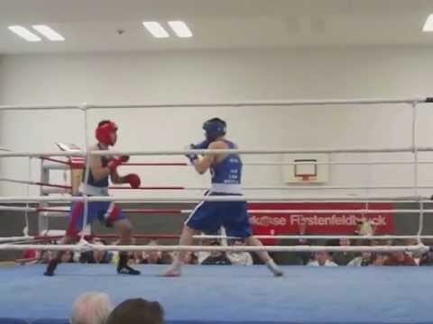 1. Medaillen Open Integrations Boxturnier 2012  FFB Hasan Vedim ( TVK Kempten ) Runde 1.avi