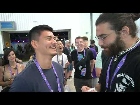 HasanAbi July 17, 2022 – Walking around Twitchcon with Will & Austin
